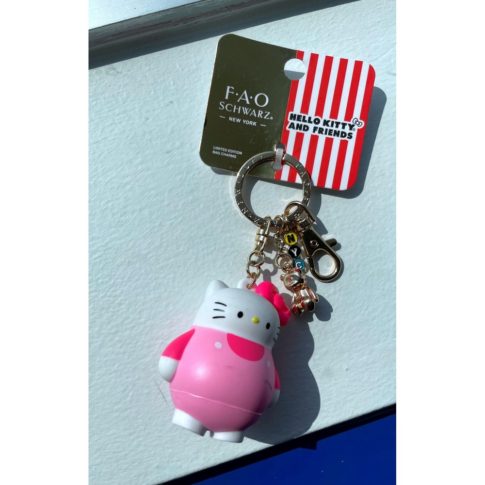 FAO Schwarz Hello Kitty and Friends Limited Edition Bag Charm Keychain Pink Gold